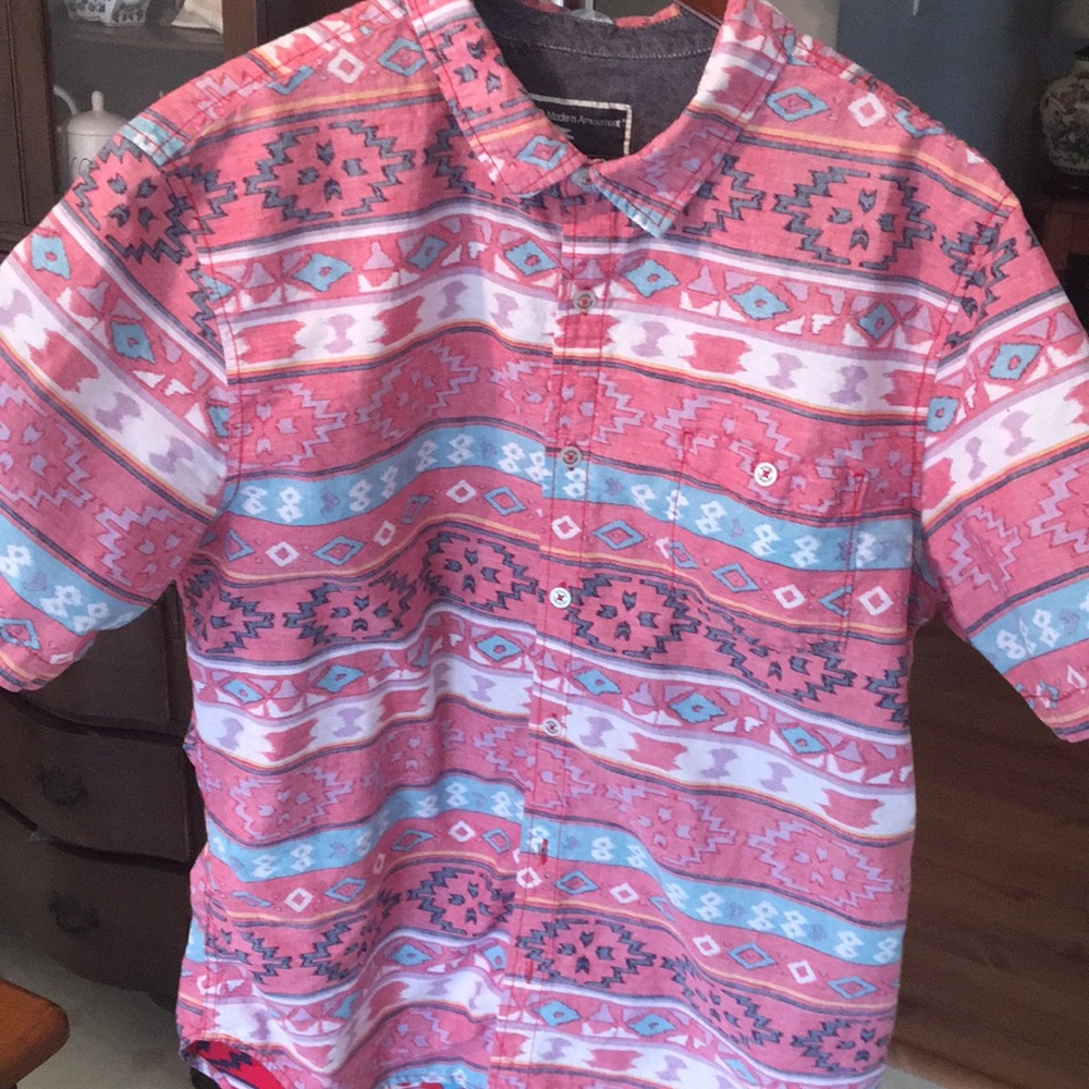 Men’s fitted XL button down SS “western” pattern